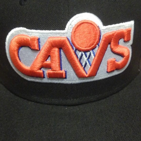 🏀 CAVS New Era Fitted Hat Cap Cleveland Cavaliers - Picture 4 of 16